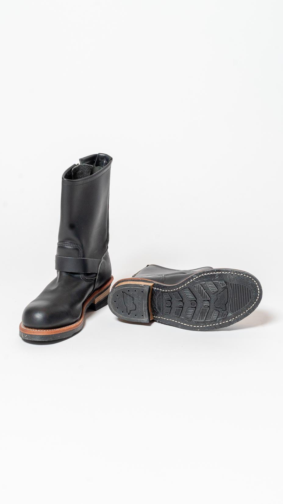 Red Wing Shoes — Engineer Boots 2268, Made in USA (new)